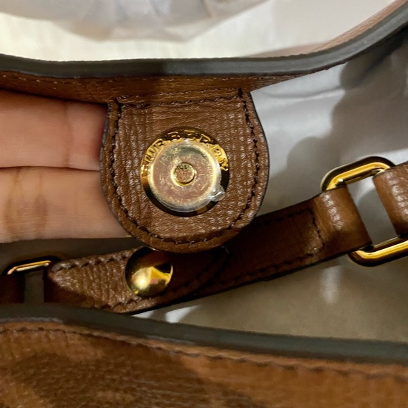 NWT Burberry tote Handbag - Picture 9 of 16